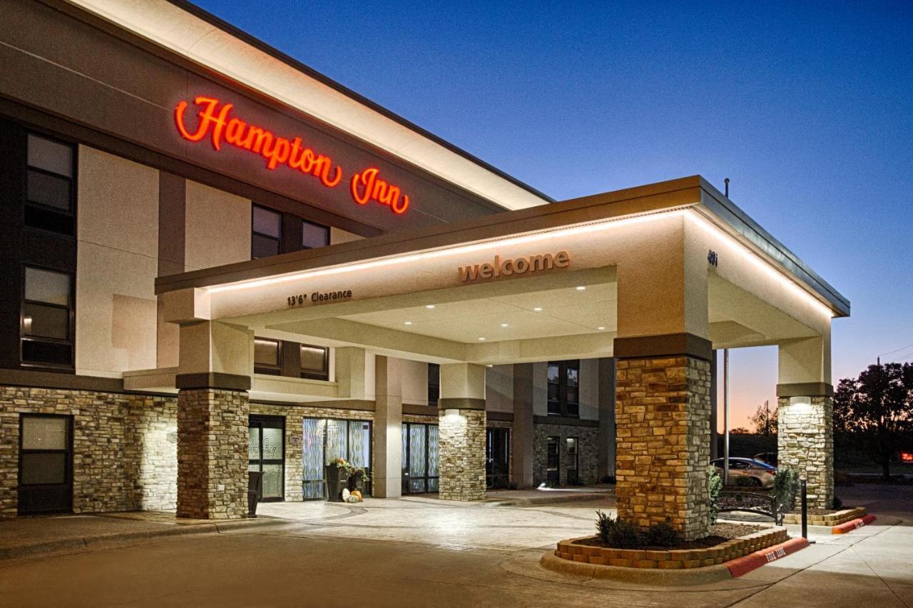 Hampton Inn Salina Exterior photo