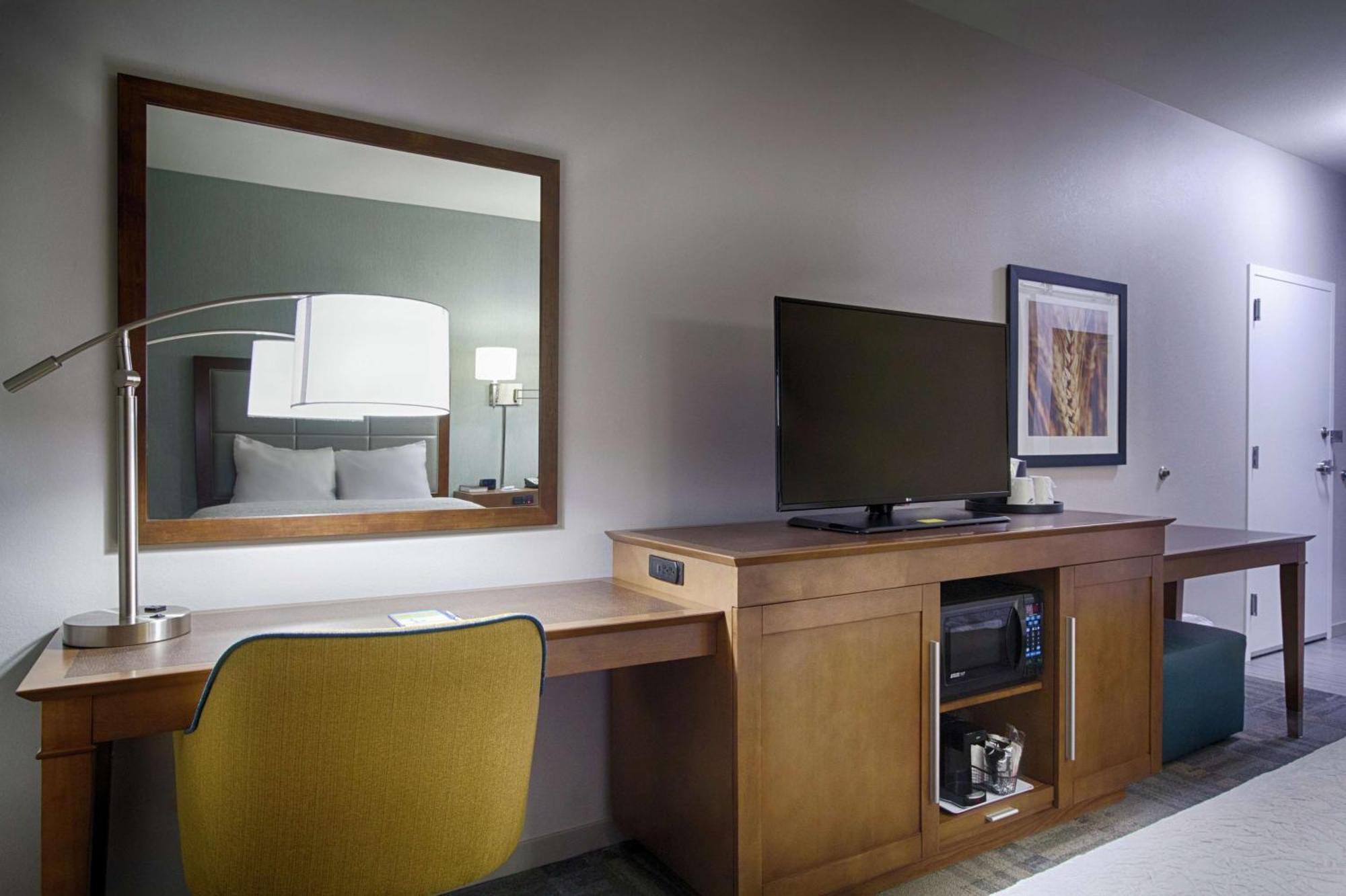 Hampton Inn Salina Exterior photo