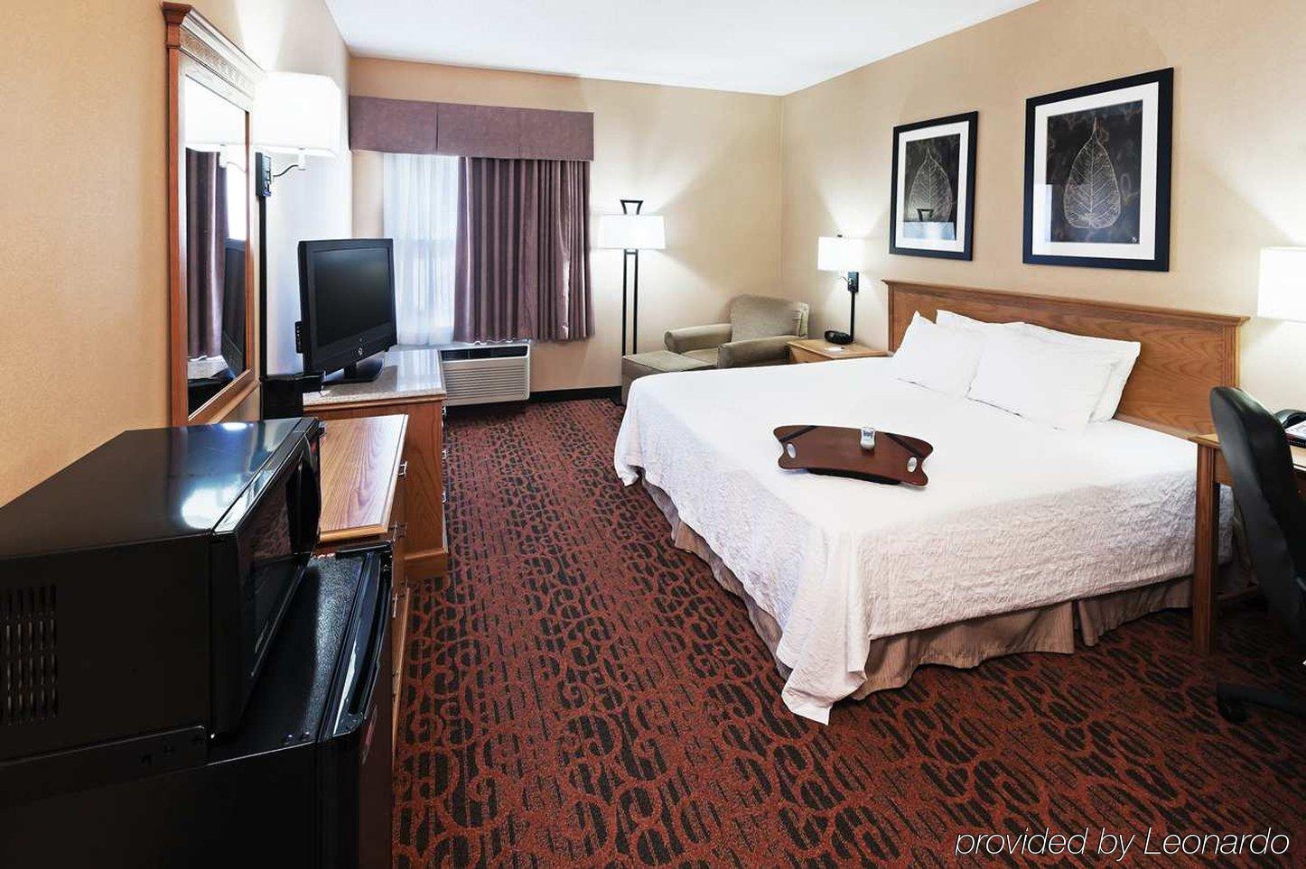Hampton Inn Salina Exterior photo