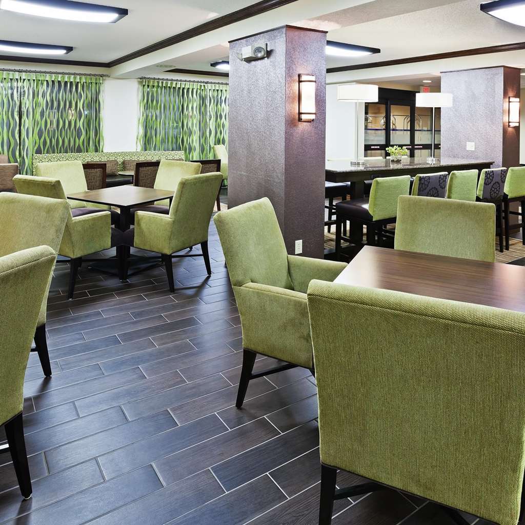 Hampton Inn Salina Restaurant photo
