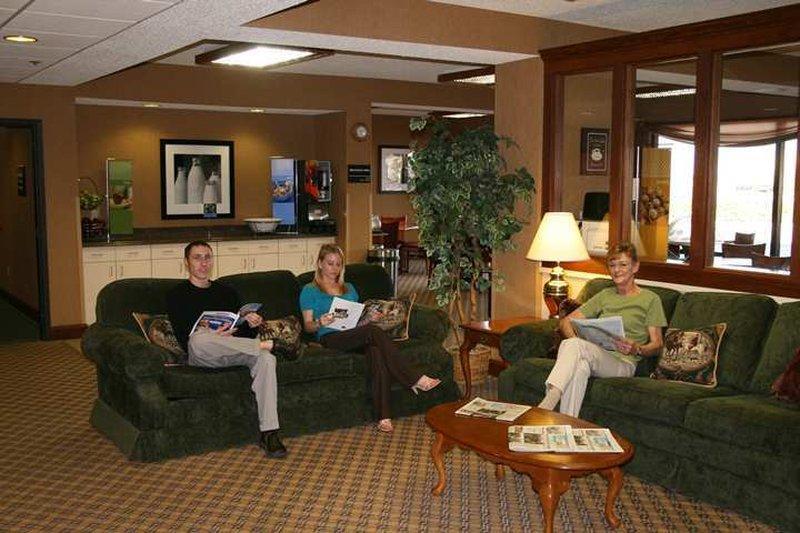 Hampton Inn Salina Exterior photo