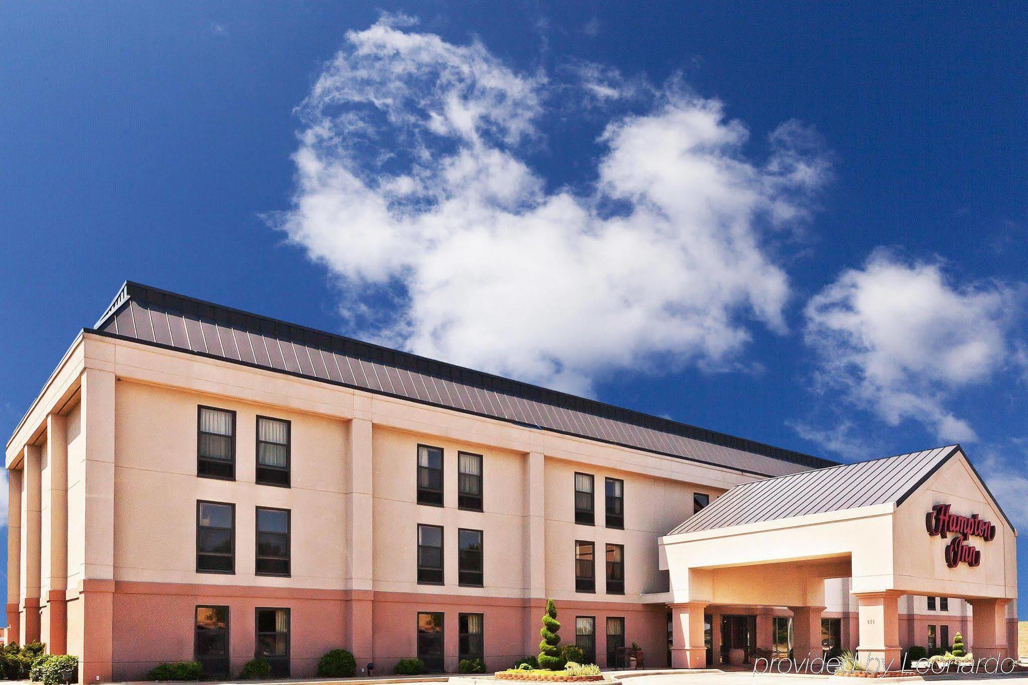 Hampton Inn Salina Exterior photo