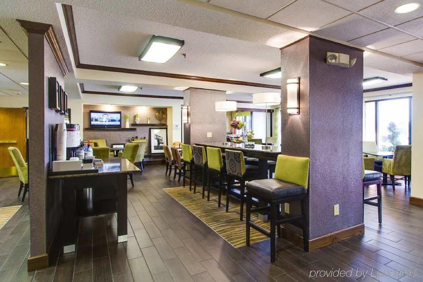 Hampton Inn Salina Exterior photo